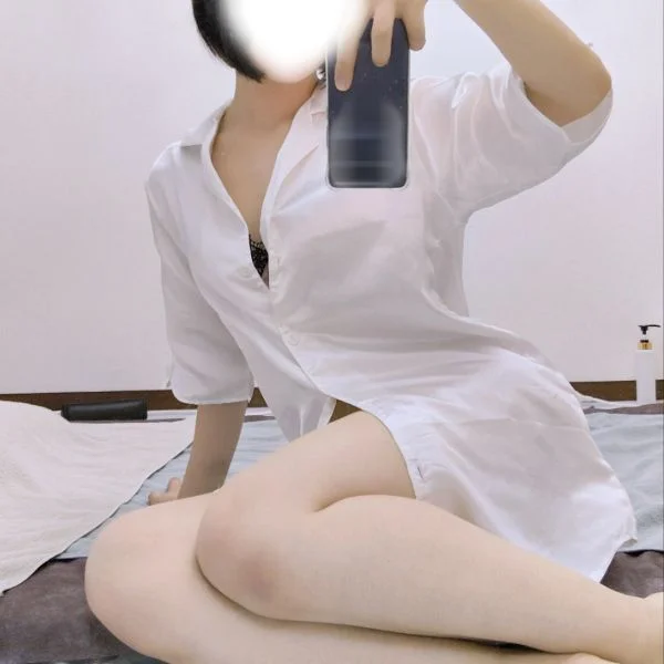 ももさんの写メ日記：今日も12:00からいます🐰