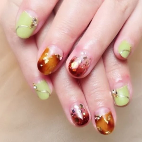 ひなさんの写メ日記：ネイルは秋っぽくしてみました💅