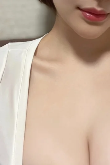 長澤ひな